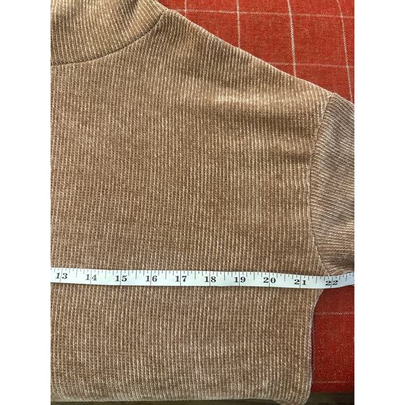 if She Loves Brown Ribbed Turtleneck - Sz. Medium - Picture 5 of 6